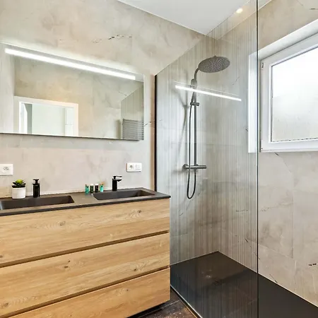 Huswell - Spacious House With 3 Terraces Сasa de vacaciones